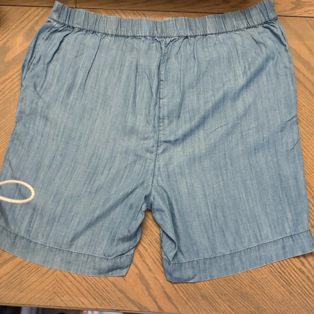 Chico’s Tropical Print T-Shirt and Light Blue Pants and Shorts Set - Picture 10 of 12